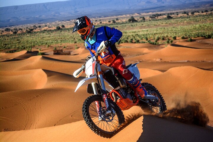 Tour de aventura KTM de 2 días por las dunas de Merzouga