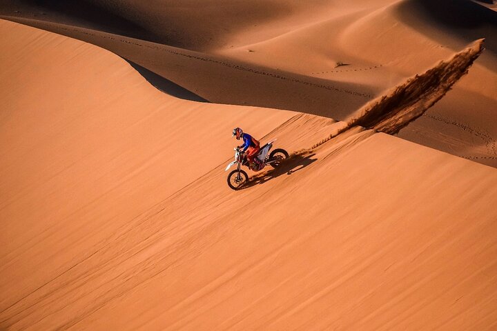 Tour de aventura KTM de 2 días por las dunas de Merzouga