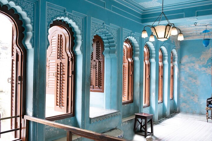 Udaipur: Ganztägige Besichtigungstour ab 8 Plätzen mit Eintrittsgebühren
