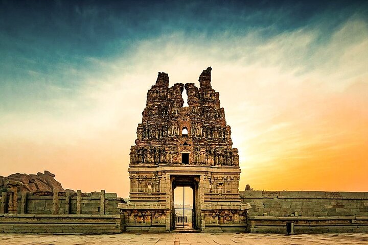 Hampi Heritage Hues: Upptäck Majesty of Vijayanagara Empire