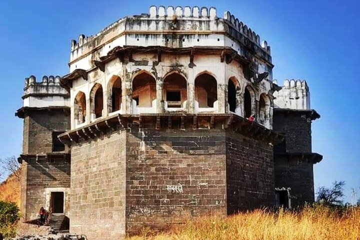 Geführte 3 - Tagestour : Entdecken Sie Ajanta, Ellora Cave & Aurangabad City