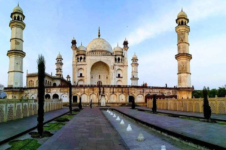 Fra Aurangabad til Ajanta Ellora Taxi – Beste 2-dagers taxi tur