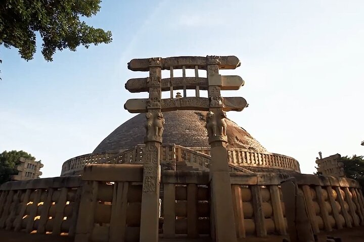 Sanchi Stupas & Udaygiri Caves Dagstur fra Bhopal
