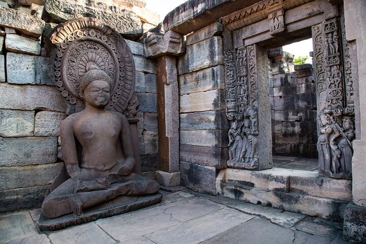 Sanchi Stupas & Udaygiri Caves Dagstur fra Bhopal