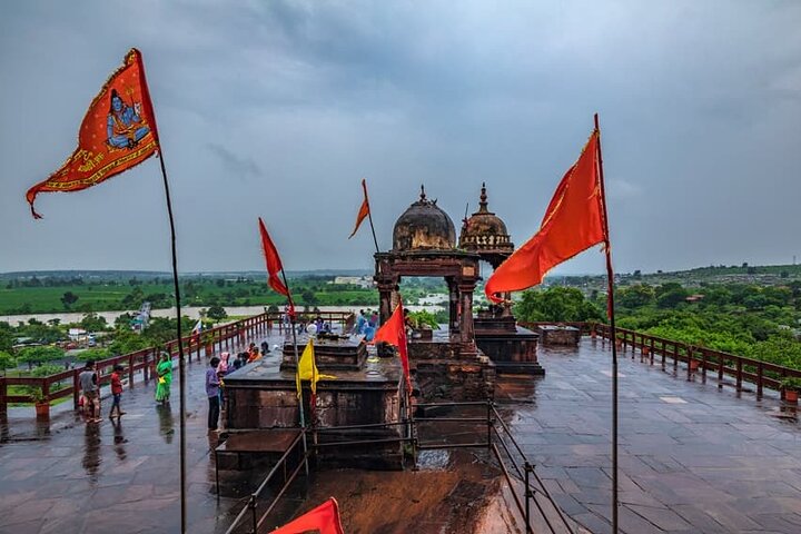 Abrigos de rocha de Bhimbetka e viagem de um dia ao templo de Bhojpur saindo de Bhopal