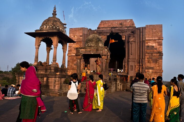 Abrigos de rocha de Bhimbetka e viagem de um dia ao templo de Bhojpur saindo de Bhopal