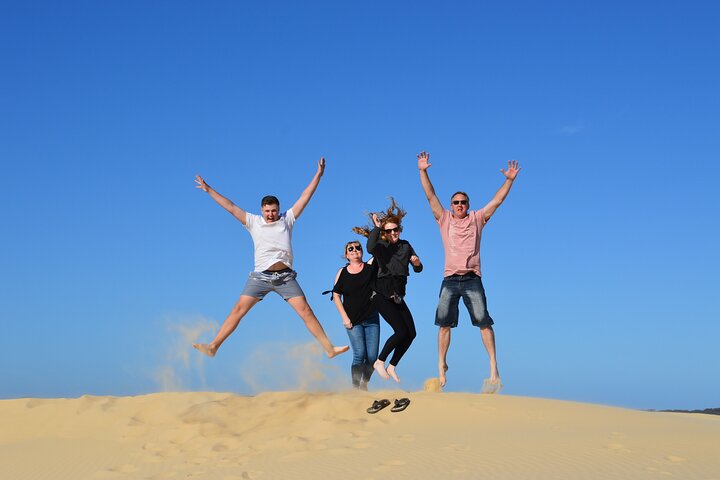 Tour de pasajeros en 4x4 por Port Stephens, playa y dunas de arena