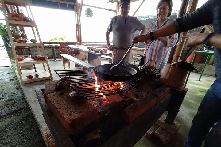 Privat tur til Mindo Cloud Forest: Chokolade, Kaffe, Fugle, Natur