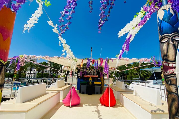 Ibiza strandhopcruise met paddleboards, drankjes en eten 6 uur