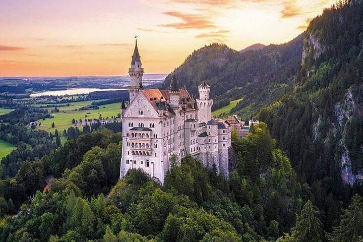 Saltafila: tour privato del castello di Neuschwanstein da Füssen o Hohenschwangau