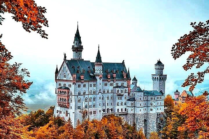 Saltafila: tour privato del castello di Neuschwanstein da Füssen o Hohenschwangau