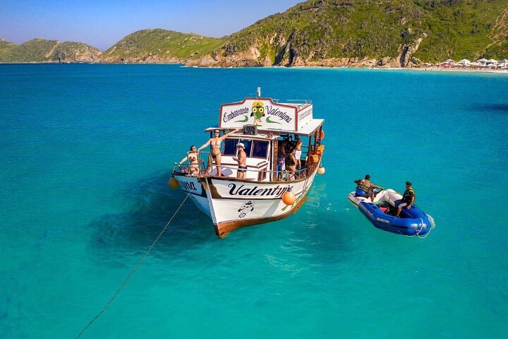 En-berättelse öppen bar båttur Arraial do Cabo