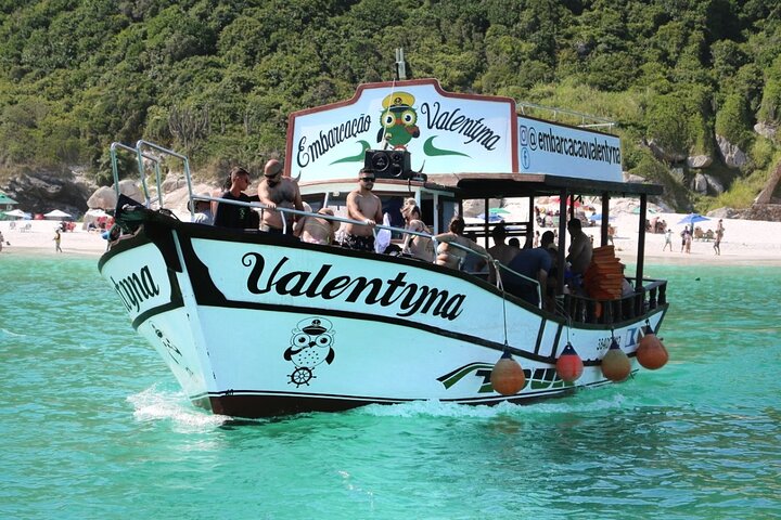 En-berättelse öppen bar båttur Arraial do Cabo