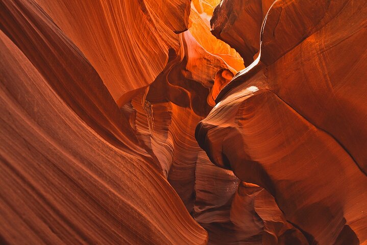 Entrada Primária no Tempo do Canyon Antelope Inferior com Guia Navajo