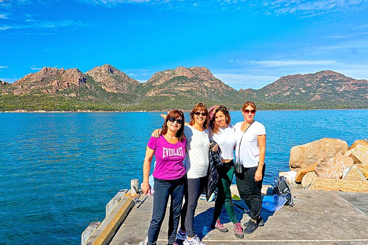 Tour di un'intera giornata a Wineglass Bay e Freycinet NP da Hobart via Richmond Village