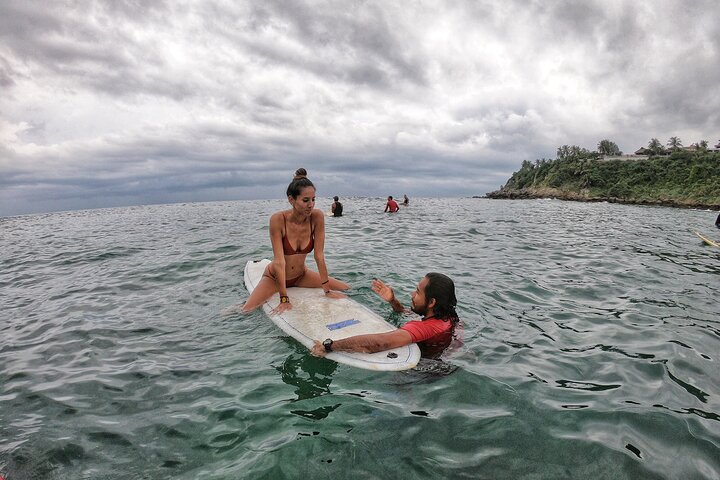 Lezione di surf di 2 ore tra le onde di Puerto Escondido