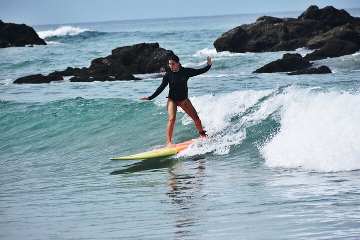 Lezione di surf di 2 ore tra le onde di Puerto Escondido