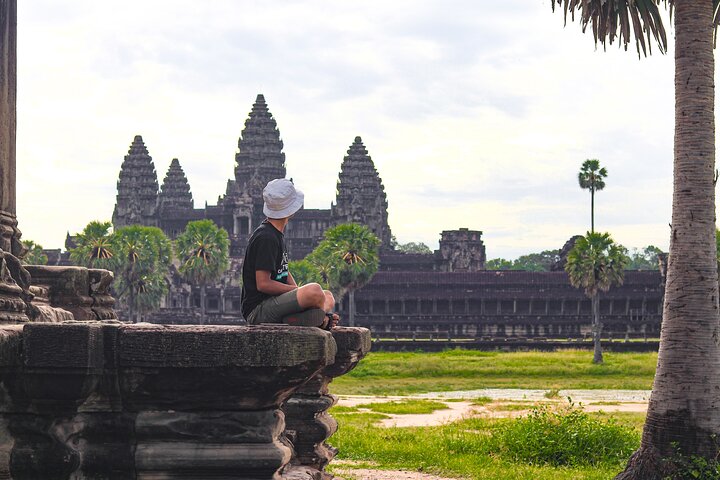 Private Temples Guided Tour (Angkor Wat, Ta Prom & Angkor Thom)