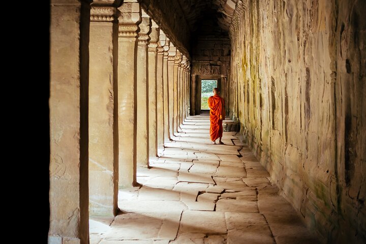 Private Temples Guided Tour (Angkor Wat, Ta Prom & Angkor Thom)