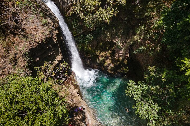 Caminhada no vulcão Rincon de la vieja, cachoeira Oropendola, fontes termais e combinação de almoço