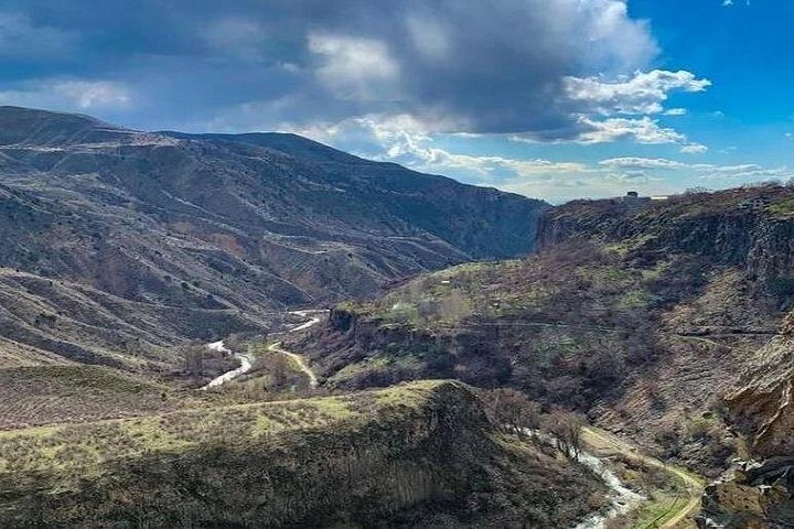 Full-Day Sani Pass and Lesotho Tour from Durban 4x4 Up The Pass