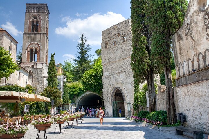 Ganztägige Tour nach Positano, Amalfi und Ravello mit Bootsoption