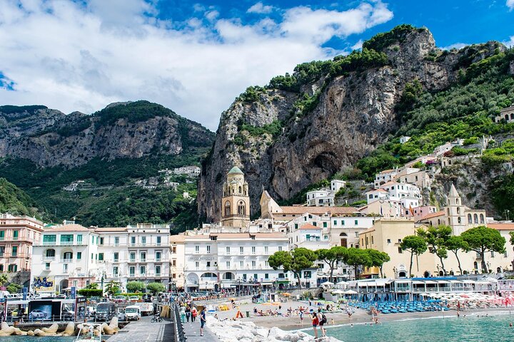 Ganztägige Tour nach Positano, Amalfi und Ravello mit Bootsoption