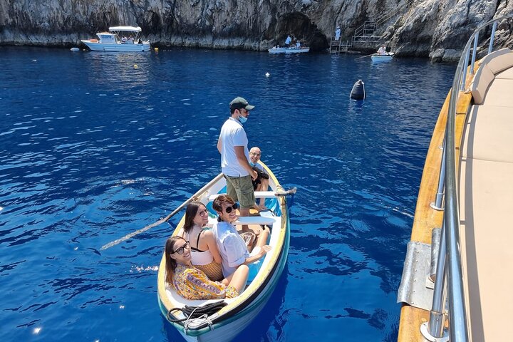 Capri Blue Grotto lille gruppe båd dagstur fra Sorrento