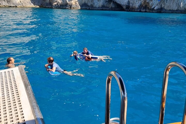Capri Blue Grotto lille gruppe båd dagstur fra Sorrento