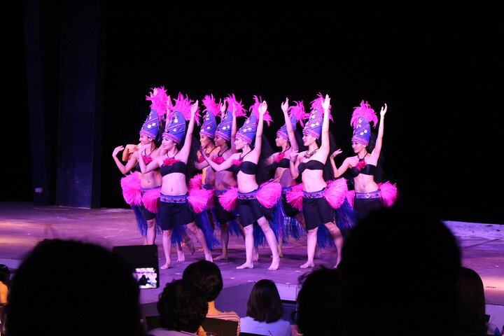 Taotao Tasi, o Jantar na Praia Show em Guam