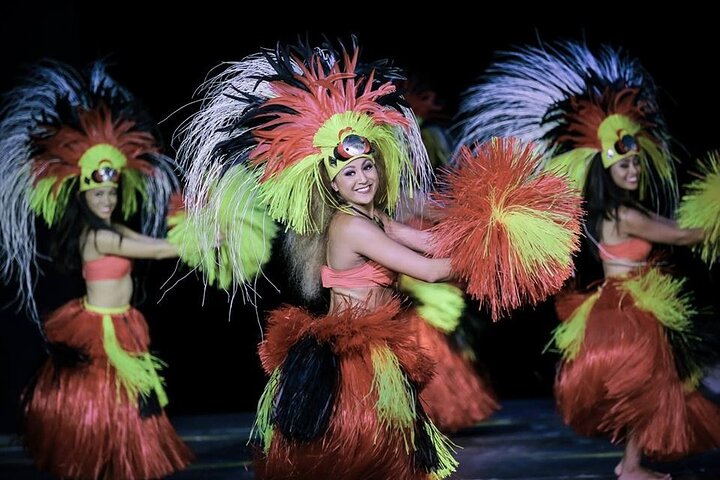 Taotao Tasi, o Jantar na Praia Show em Guam