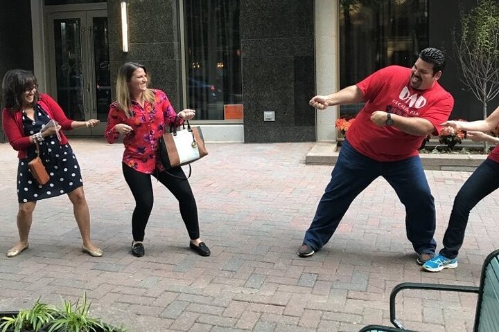 Experiência única de caça ao tesouro em Wichita por Zombie Scavengers