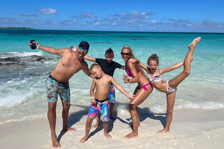 Privé Rose Island Swimming Pigs Snorkeling et tortues