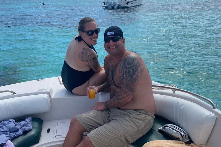 Privé Rose Island Swimming Pigs Snorkeling et tortues