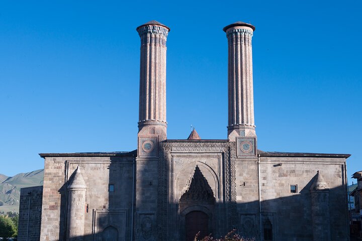 Visita guiada privada a pie con todo incluido por la ciudad de Erzurum