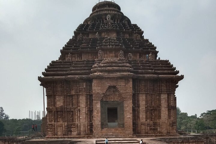 Bhubaneswar stadsrundtur och Konark Sun Temple i privat bil med guide
