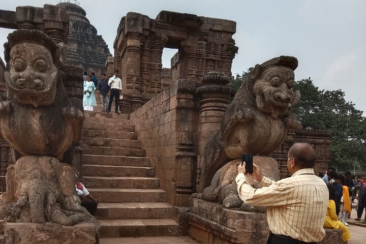 Bhubaneswar stadsrundtur och Konark Sun Temple i privat bil med guide