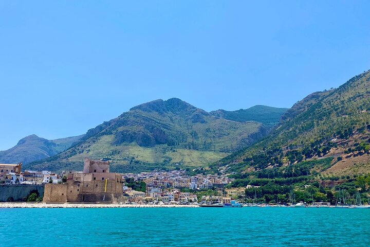 Passeio de barco de 8 horas de Castellammare del Golfo a San Vito Lo Capo