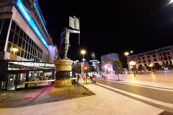 Skopje Oude en nieuwe privé-wandeltocht van een halve dag