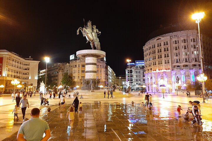 Skopje Oude en nieuwe privé-wandeltocht van een halve dag