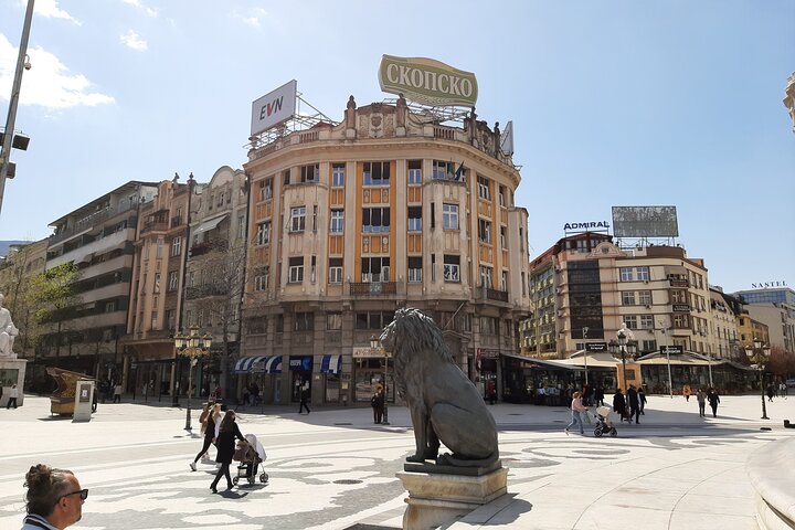 Skopje Oude en nieuwe privé-wandeltocht van een halve dag