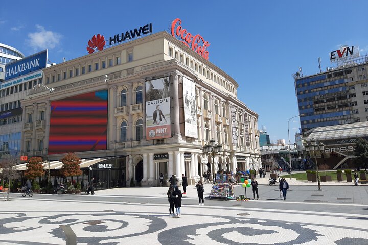 Skopje Oude en nieuwe privé-wandeltocht van een halve dag