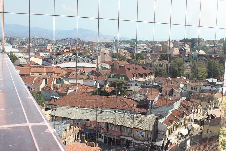 Skopje Oude en nieuwe privé-wandeltocht van een halve dag