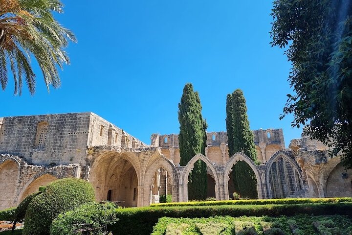Privat dagstur i Nicosia og Kyrenia (Nicosia/ Kyrenia Hotels)