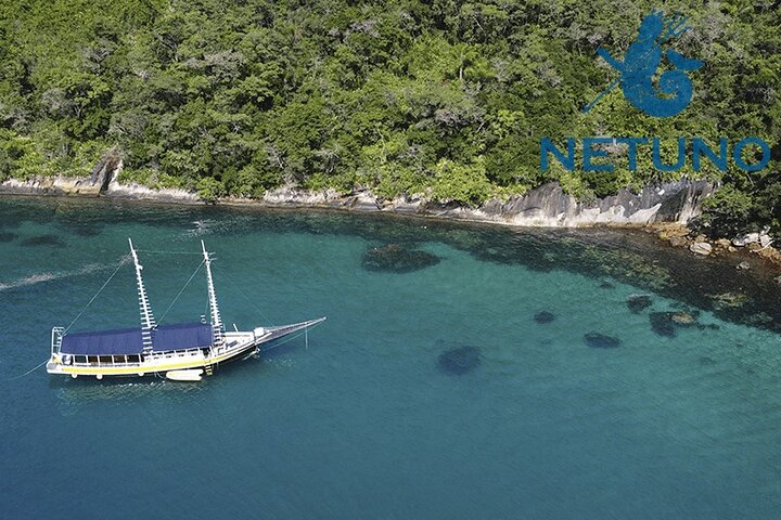 Viaje en goleta con almuerzo a bordo BY PARATY TOURS