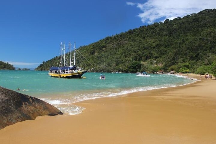 Viaje en goleta con almuerzo a bordo BY PARATY TOURS