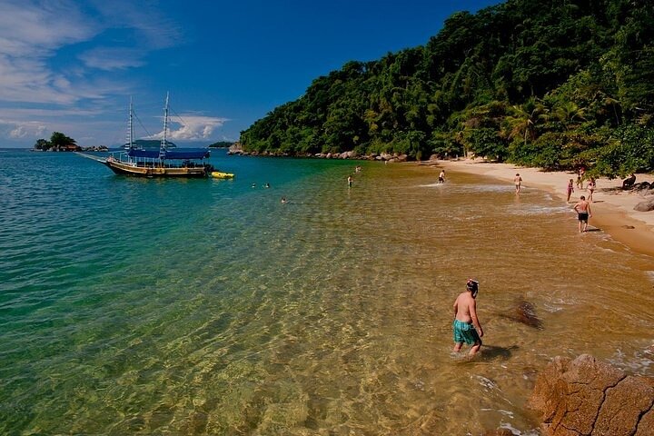 Viaje en goleta con almuerzo a bordo BY PARATY TOURS