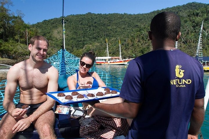 Viaje en goleta con almuerzo a bordo BY PARATY TOURS