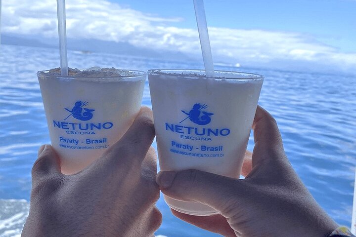 Viaje en goleta con almuerzo a bordo BY PARATY TOURS
