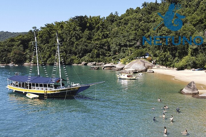 Viaje en goleta con almuerzo a bordo BY PARATY TOURS